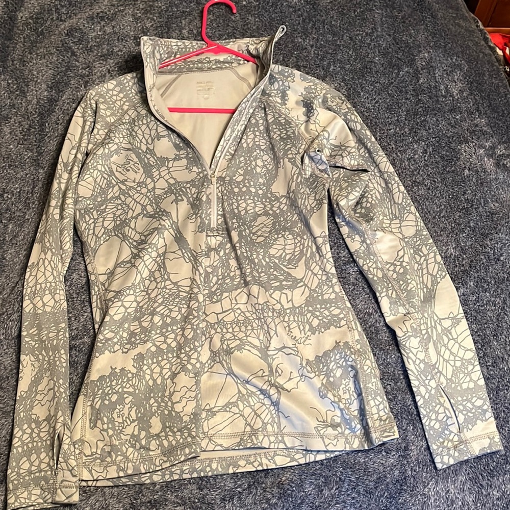 Nike pro three quarter zip